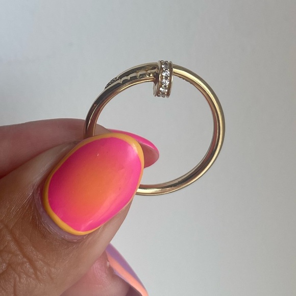 14K Gold Nail Design Ring with Diamonds - Picture 5 of 6